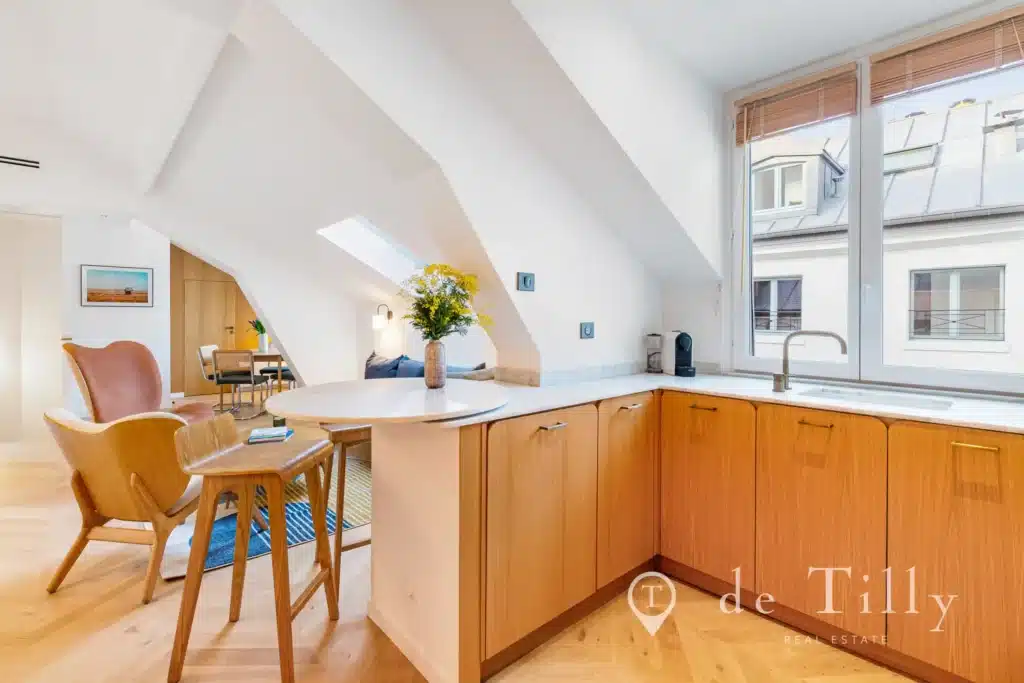 Apartment Paris 6 · Saint-Sulpice · Top floor duplex · 66m² (710ft²)
